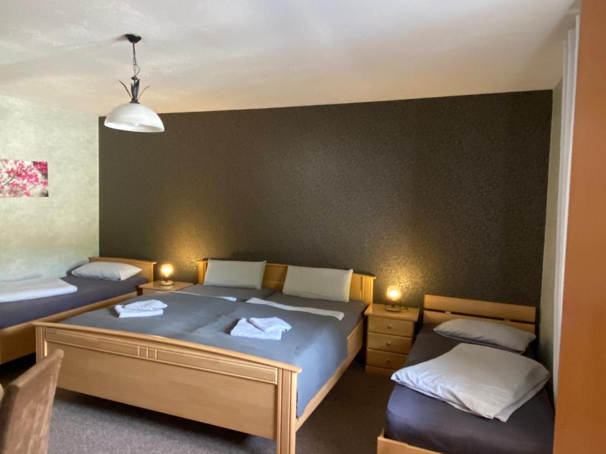 Rooms4Ring Privatzimmer Am Nurburgring Quiddelbach ภายนอก รูปภาพ