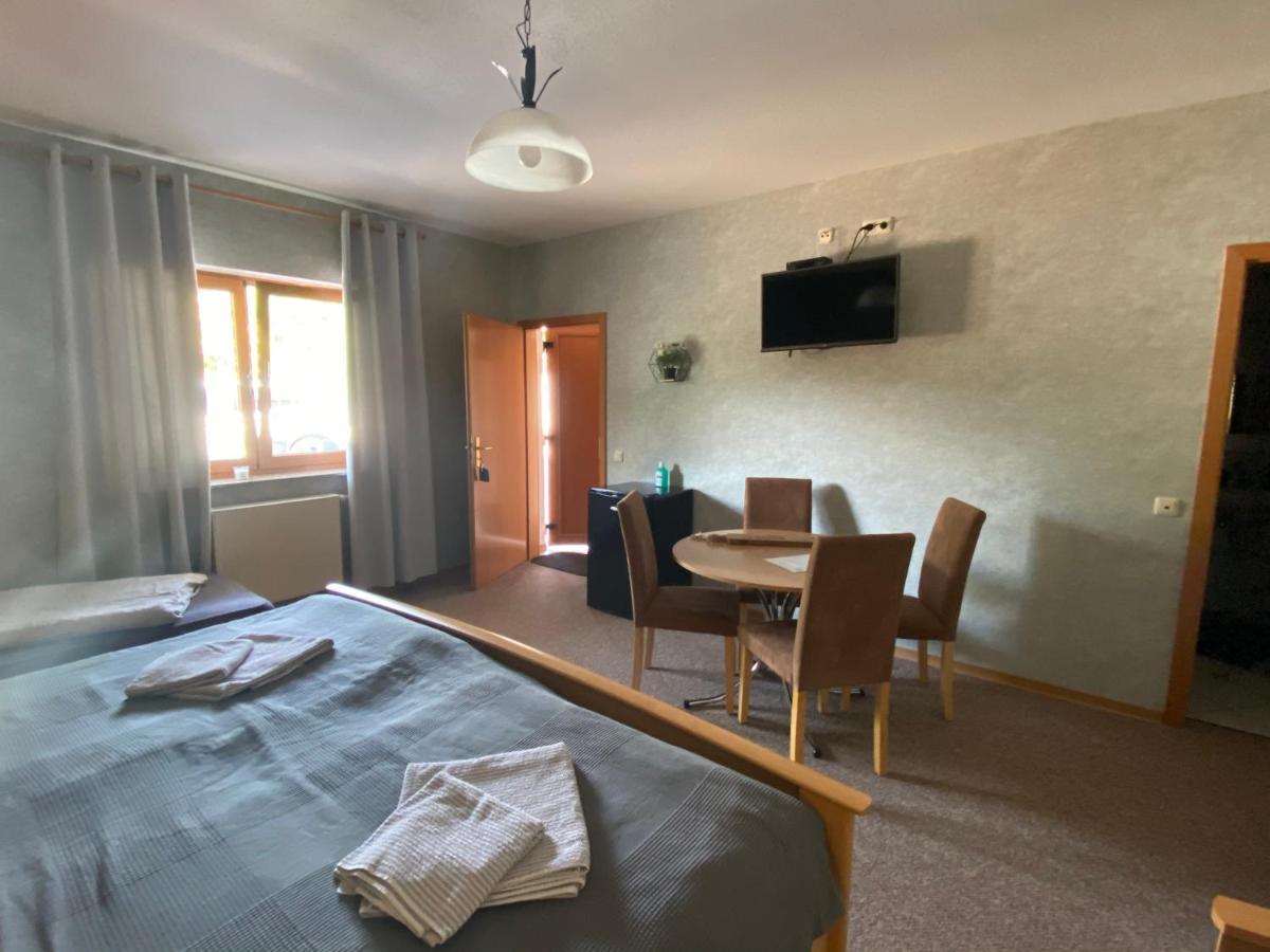 Rooms4Ring Privatzimmer Am Nurburgring Quiddelbach ภายนอก รูปภาพ