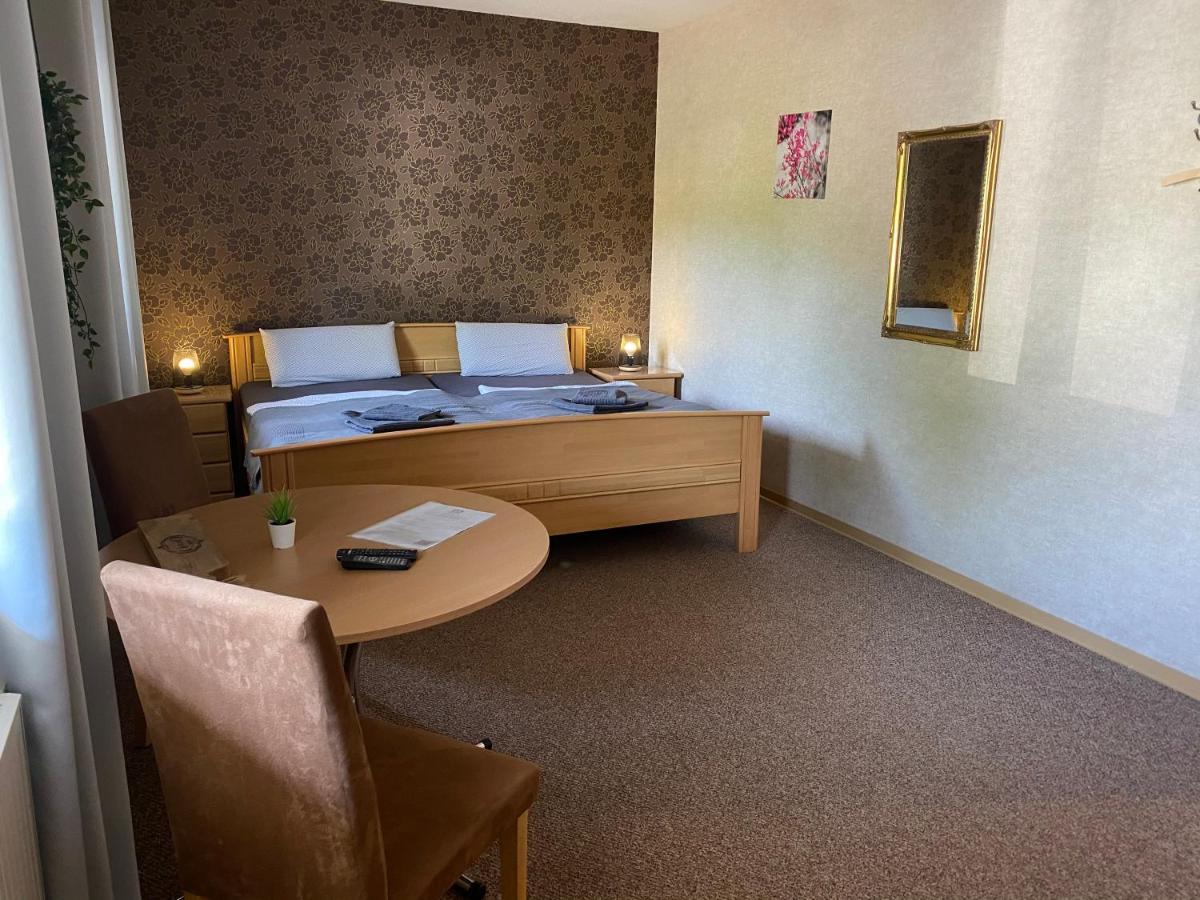 Rooms4Ring Privatzimmer Am Nurburgring Quiddelbach ภายนอก รูปภาพ